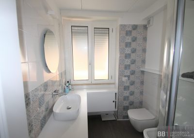 Appartamento via Boito | Materiali: Azzurra ceramiche (lavabo e sanitari)