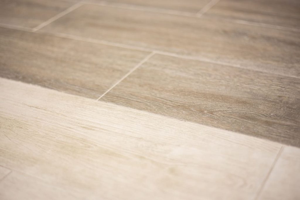 pavimento-in-ceramica-effetto-legno